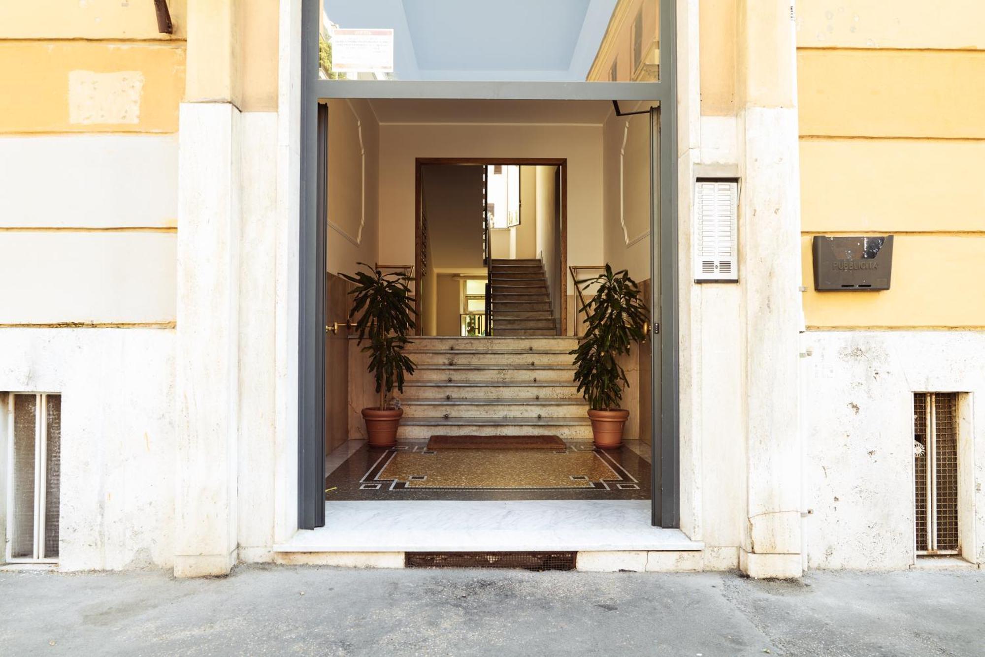 Domus Duca Claudius I Classy Vatican With Private Garden Apartment Rome